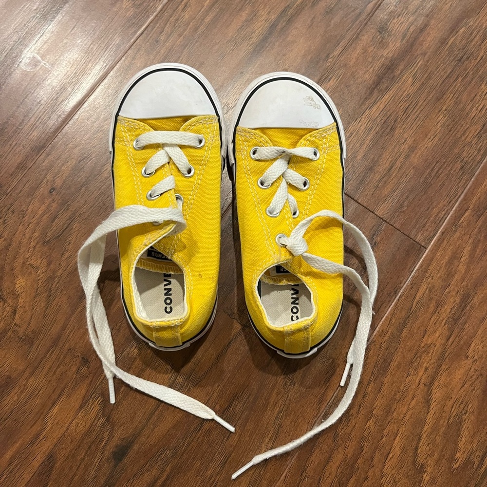 Toddler Converses. Size 9